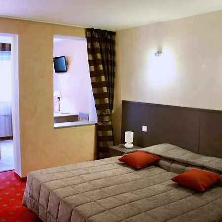 Le Commerce Hotel