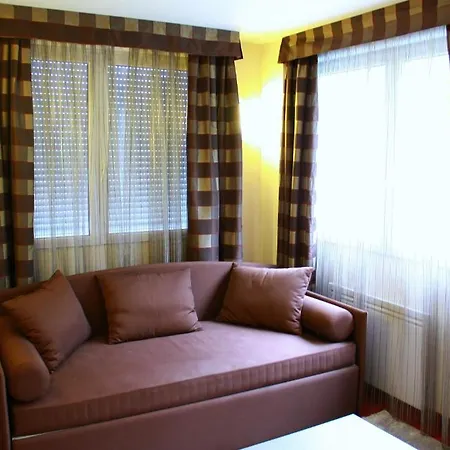 Hotel Le Commerce 3*